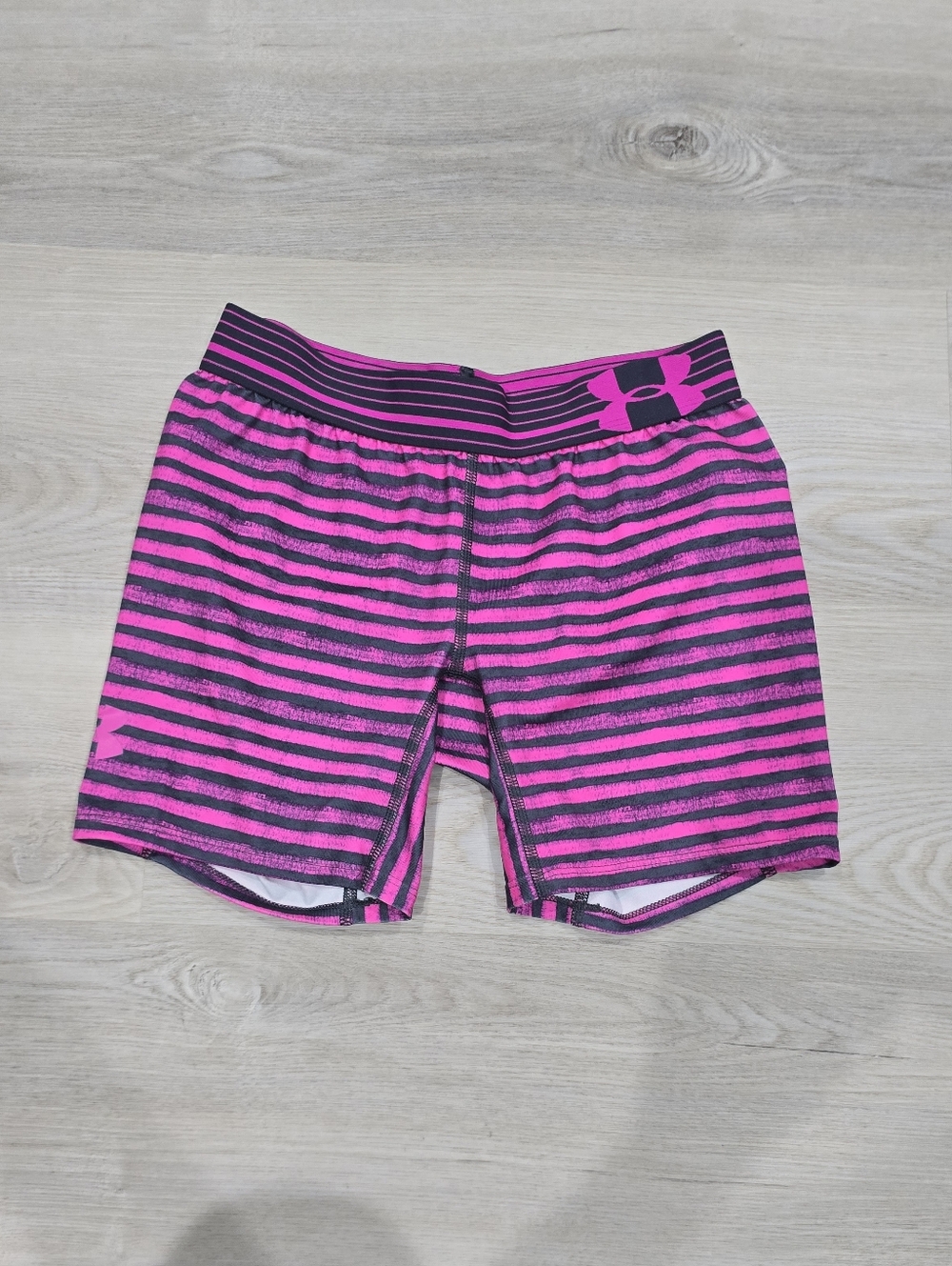 Under Armour Girls Hot Pink and Black Striped Biker Shorts Size L